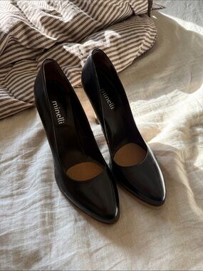 Minelli Black Leather Pointed-Toe Stiletto Pumps